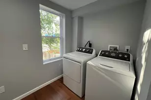 220 Montford Ave N, Baltimore, MD 21224 - Photo 10