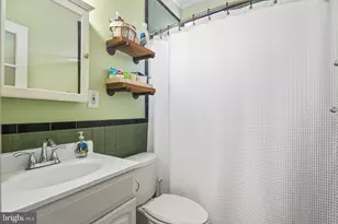 701 Grundy St, Baltimore, MD 21224 - Photo 12