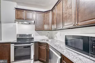 204 N Port St, Baltimore, MD 21224 - Photo 6