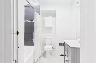 205 E 33rd St, Baltimore, MD 21218 - Photo 12