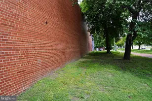 816 W Lombard St, Baltimore, MD 21201 - Photo 2