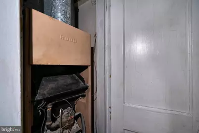 2111 Park Avenue, Baltimore, MD 21217 - Photo 24