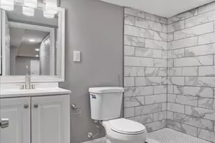 327 Lyndhurst St, Baltimore, MD 21229 - Photo 36