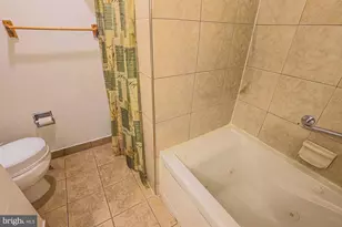 3601 Clarks Ln, Baltimore, MD 21215 - Photo 34