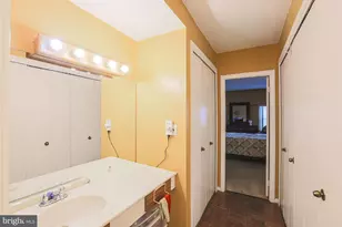 3601 Clarks Ln, Baltimore, MD 21215 - Photo 32