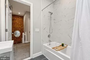 831 E 33rd St, Baltimore, MD 21218 - Photo 18