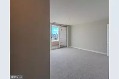100 Harborview Drive #302, Baltimore, MD 21230 - Photo 2