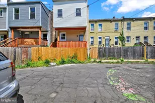 327 E 24th St, Baltimore, MD 21218 - Photo 30