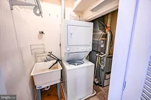 10 W Madison St, Baltimore, MD 21201 - Photo 18