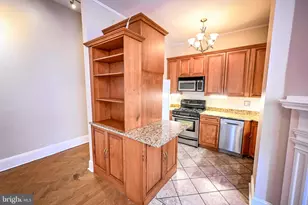 10 W Madison St, Baltimore, MD 21201 - Photo 10