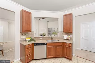 5303 Wyndholme Cir, Baltimore, MD 21229 - Photo 20