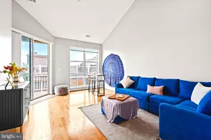 23 Pierside Dr, Baltimore, MD 21230 - Photo 2
