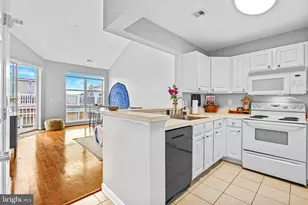 23 Pierside Dr, Baltimore, MD 21230 - Photo 4