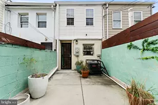 224 N Port St, Baltimore, MD 21224 - Photo 30