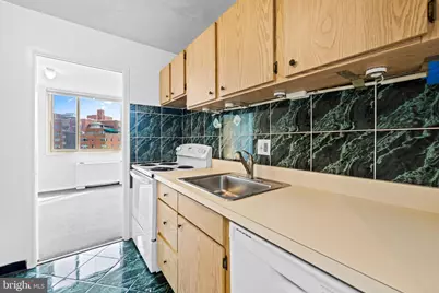 1 E University Parkway #502, Baltimore, MD 21218 - Photo 14