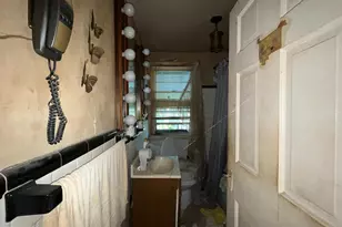 2727 Ellicott Dr, Baltimore, MD 21216 - Photo 12