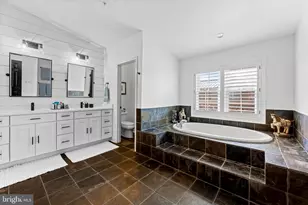 1252 Dockside Cir, Baltimore, MD 21224 - Photo 32