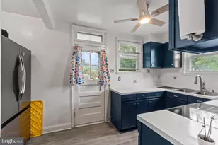 6201 Carter Ave, Baltimore, MD 21214 - Photo 12