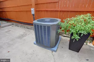 2308 E Fairmount Ave, Baltimore, MD 21224 - Photo 36