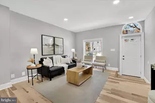 228 S East Ave S, Baltimore, MD 21224 - Photo 6