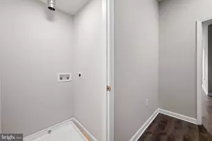 1032 N Fulton Ave, Baltimore, MD 21217 - Photo 20