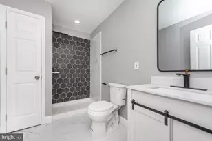 1064 W Fayette St, Baltimore, MD 21223 - Photo 16