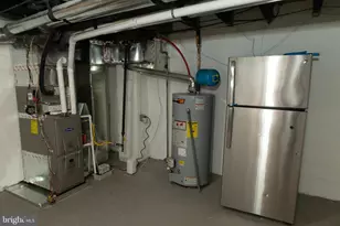 27 Monastery Ave, Baltimore, MD 21229 - Photo 22