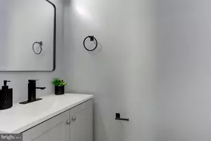 3547 5th St, Baltimore, MD 21225 - Photo 32