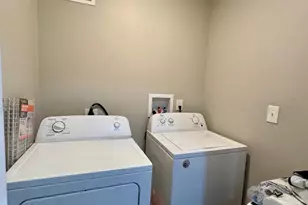 1019 W Fayette St, Baltimore, MD 21223 - Photo 16