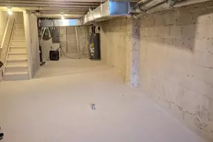 2827 W Mulberry St, Baltimore, MD 21223 - Photo 14