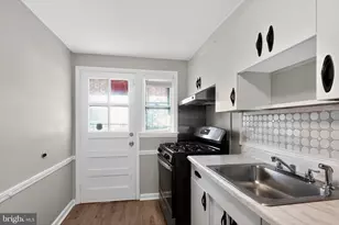 3658 Greenvale Rd, Baltimore, MD 21229 - Photo 12