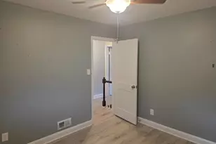 517 Lucia Ave, Baltimore, MD 21229 - Photo 18