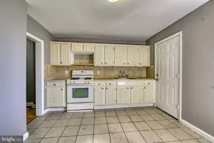 464 Hornel St, Baltimore, MD 21224 - Photo 6