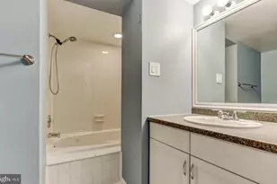 1049 S Charles St, Baltimore, MD 21230 - Photo 30