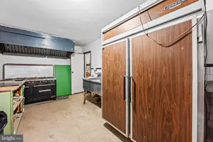 244 S Highland Ave S, Baltimore, MD 21224 - Photo 10