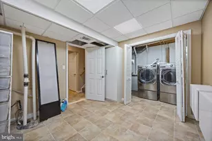 215 Hill St, Baltimore, MD 21230 - Photo 26