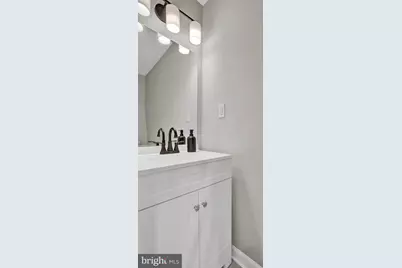 2111 E Chase Street, Baltimore, MD 21213 - Photo 10