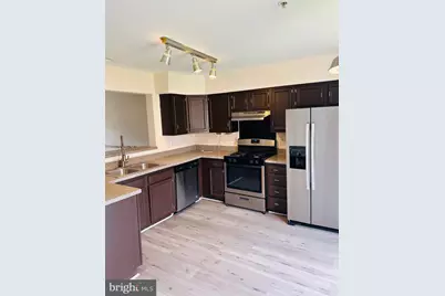 638 Villager, Baltimore City, MD 21222 - Photo 8