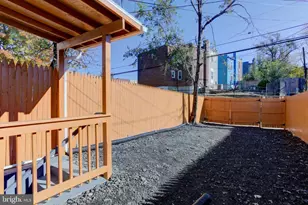 4009 8th St, Baltimore, MD 21225 - Photo 34