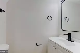 4009 8th St, Baltimore, MD 21225 - Photo 10