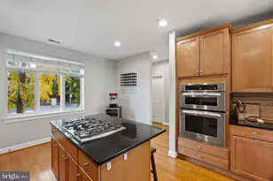 900 Valencia Ct, Baltimore, MD 21230 - Photo 20