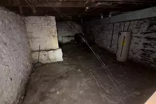 2040 Walbrook Ave, Baltimore, MD 21217 - Photo 16