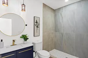 725 E 20th St, Baltimore, MD 21218 - Photo 32