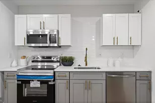 725 E 20th St, Baltimore, MD 21218 - Photo 6