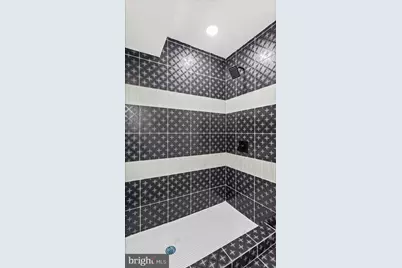 725 E 20th Street, Baltimore, MD 21218 - Photo 18