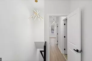 725 E 20th St, Baltimore, MD 21218 - Photo 36