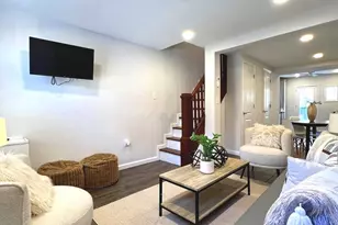 324 S Castle St, Baltimore, MD 21231 - Photo 2