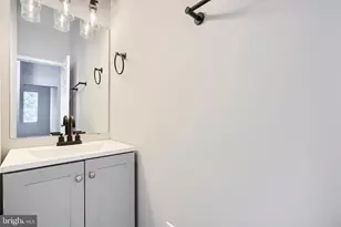 409 N Lakewood Ave, Baltimore, MD 21224 - Photo 26