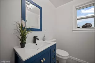 5601 Groveland Ave, Baltimore, MD 21215 - Photo 22