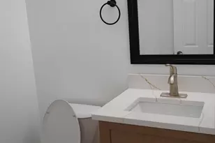 802 W Barre St, Baltimore, MD 21230 - Photo 68